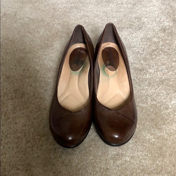 earth heels